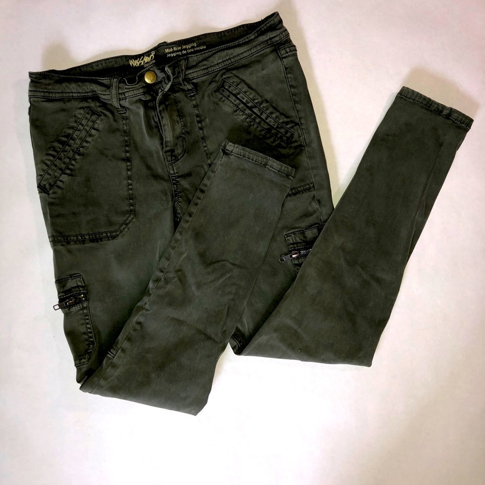 Mid-rise Jegging with Zippers